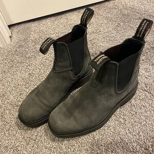 Blundstone Dress Chelsea Boots in Rustic Black